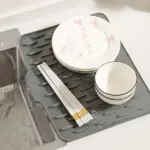 No-Spill Silicone Worktop Saver – Heat-Resistant & Non-Slip Mat